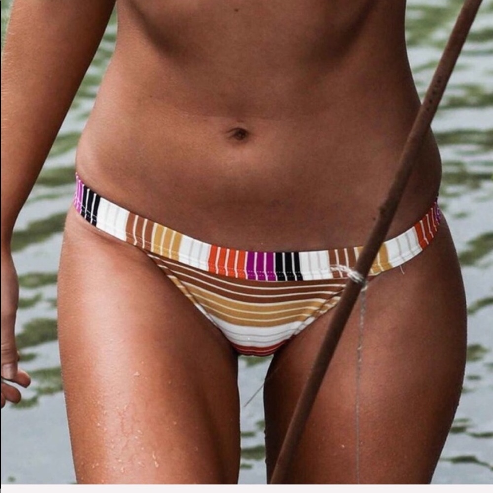 🌴🌼HURLEY- QUICK DRY BIKINI SET🌼🌴 - Picture 8 of 10